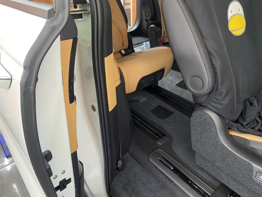 Kia Carnival KA4 interior customization - Kia Carnival KA4 Interior Customization Review — Cost photo 5