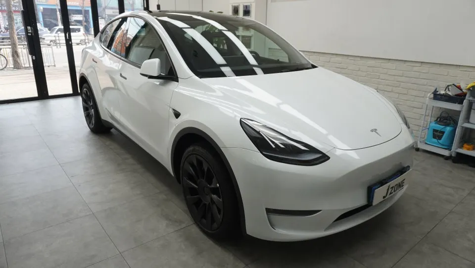 Tesla Model Y PPF施工事例|費用目安と仕上がり 施工写真 3-1