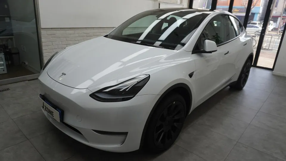Tesla Model Y PPF施工事例|費用目安と仕上がり 施工写真 1-2