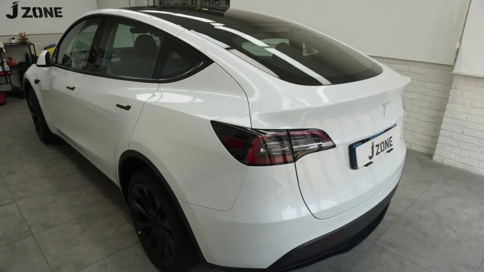 Tesla Model Y PPF施工事例|費用目安と仕上がり 施工写真 2-2