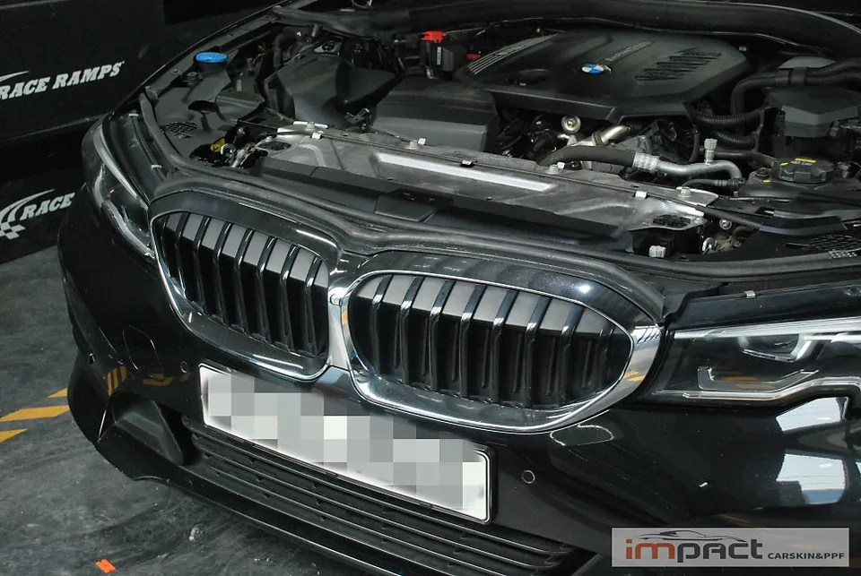 BMW 3 Seriesのカーラッピング事例|クロームパーツのブラックアウト 施工写真 2-1