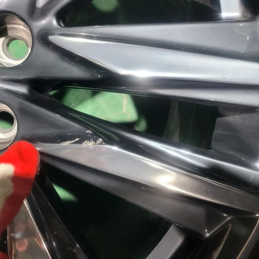 Cadillac Escalade wheel repair - Cadillac Escalade Wheel Repair & Painting Review photo 3