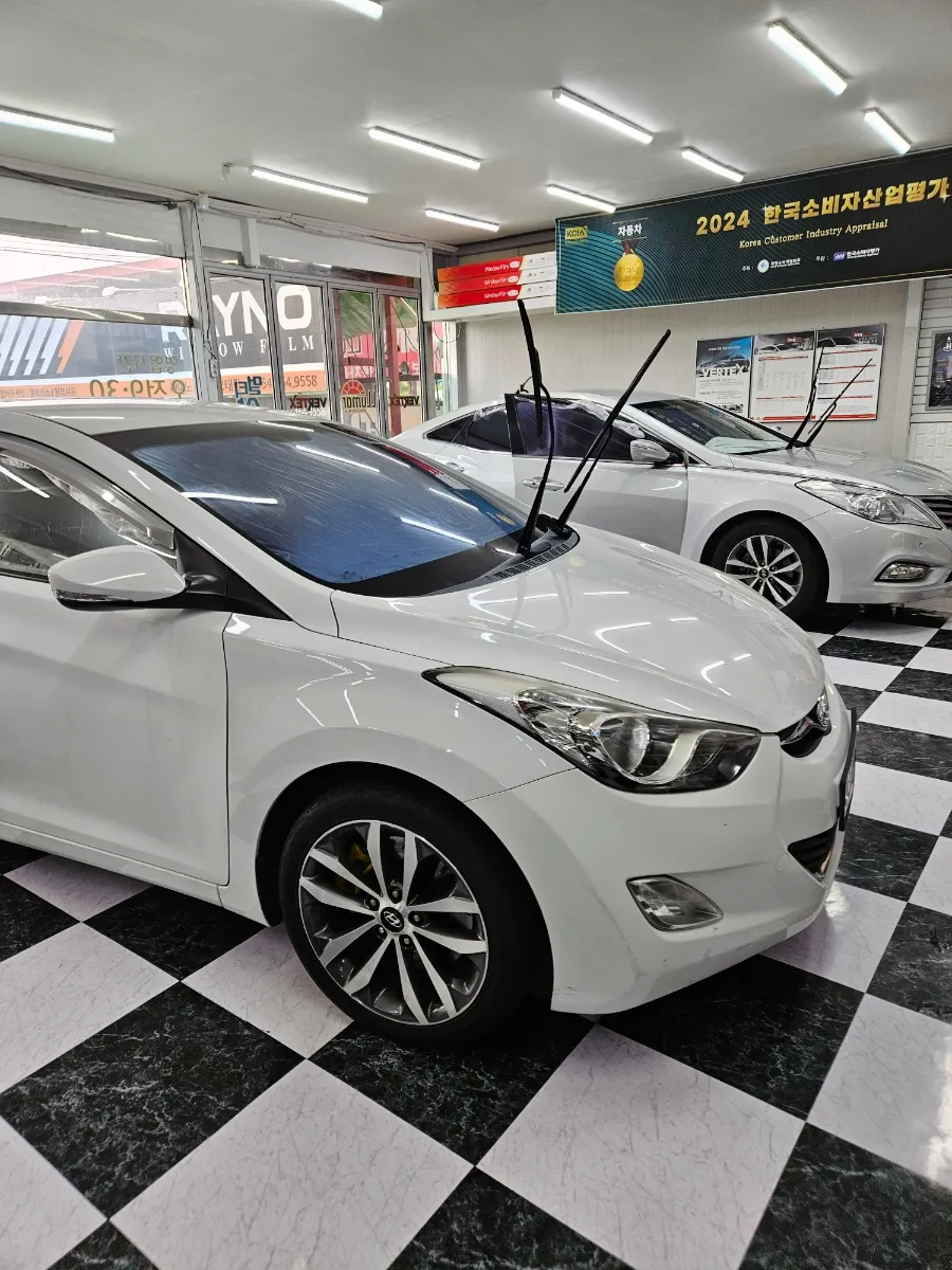 Hyundai Azeraのカーフィルム施工事例｜費用目安・仕上がり 写真