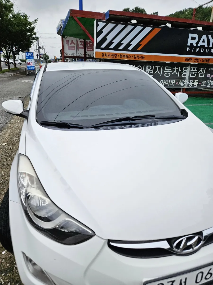 Hyundai Azeraのカーフィルム施工事例｜費用目安・仕上がり 施工写真 1-2