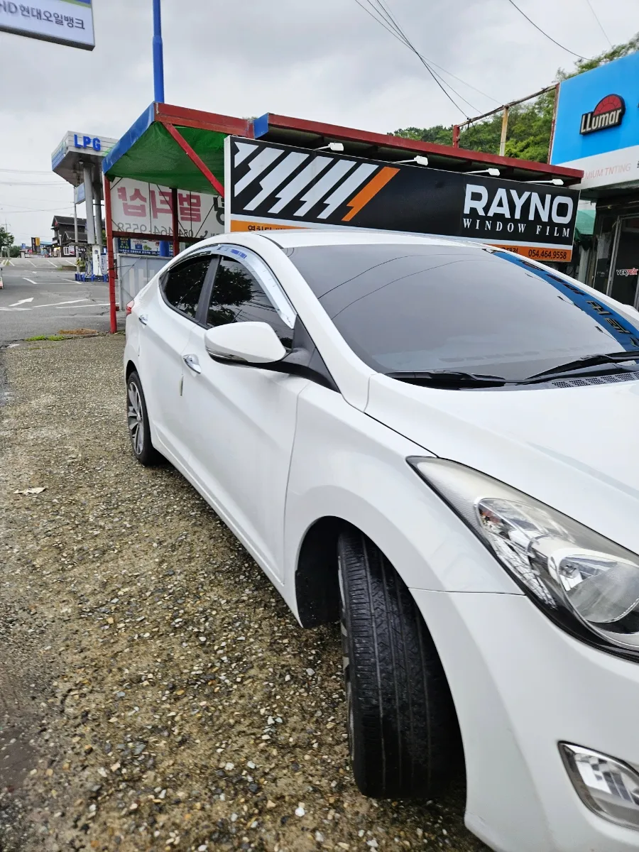 Hyundai Azeraのカーフィルム施工事例｜費用目安・仕上がり 施工写真 1-3