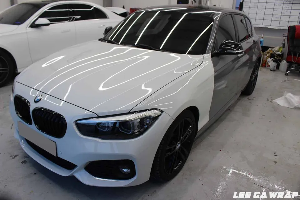 BMW 1 Seriesのカーラッピング事例|カキグリーンへの変身 施工写真 2-3
