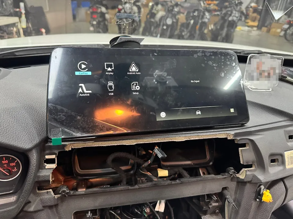 BMW 3 SeriesのAndroid Auto・CarPlay取付事例 施工写真 3-2