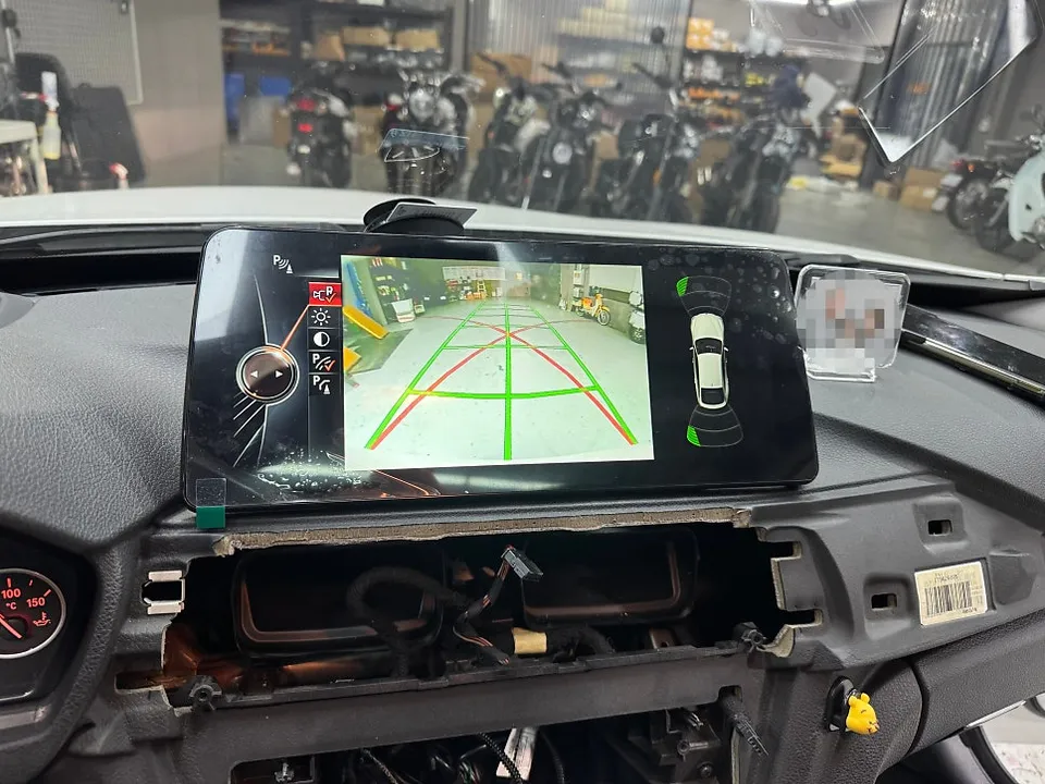 BMW 3 SeriesのAndroid Auto・CarPlay取付事例 施工写真 4-2