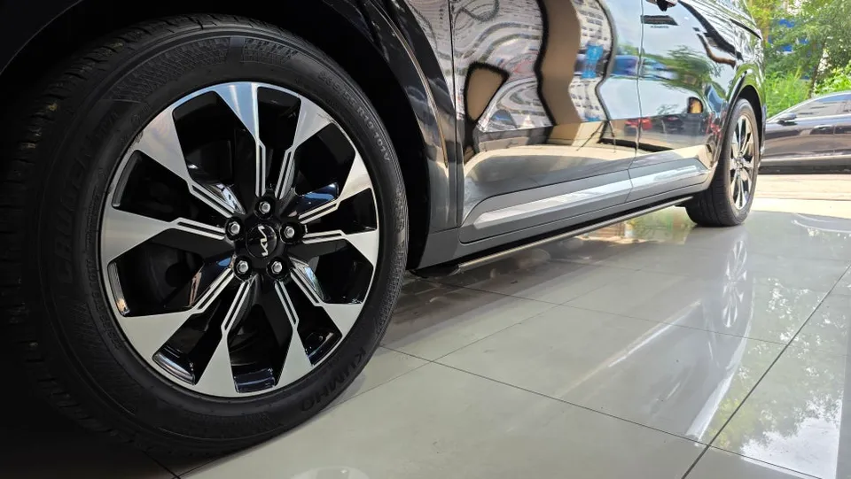 Kia Carnival KA4 body kit - Kia Carnival KA4 Body Kit Review — Installation & Cost photo 4