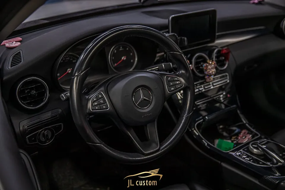 Mercedes-Benz C-Class W206 steering wheel - Mercedes-Benz C-Class Steering Wheel Heater Upgrade Review photo 4