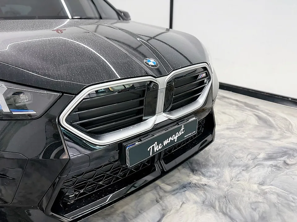 BMW X2のカーラッピング事例 施工写真 3-2