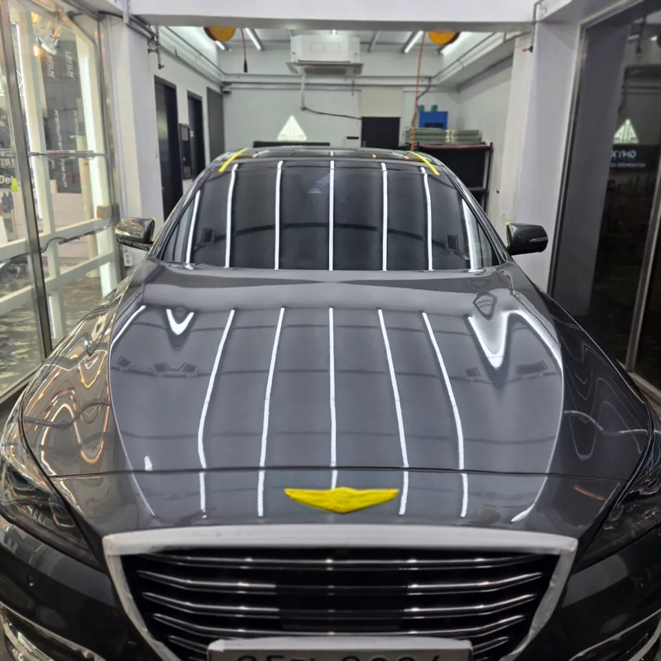 Genesis G80のガラスコーティング事例 施工写真 2-2