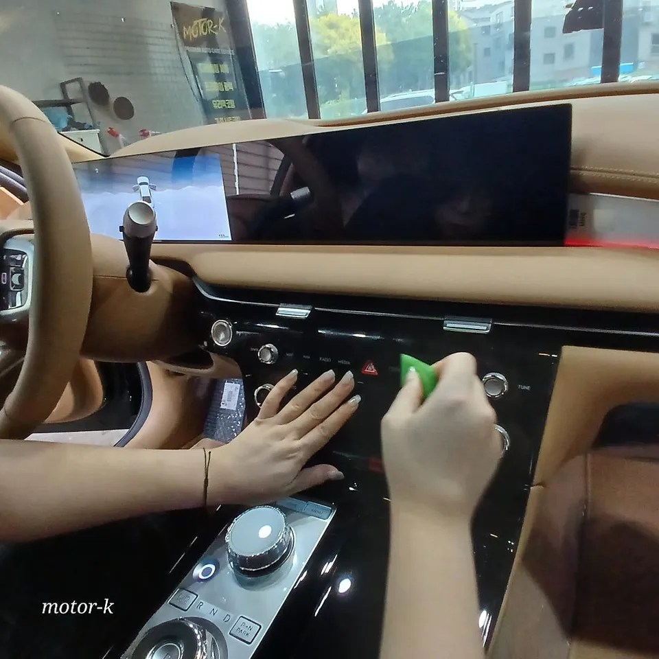 Genesis G80 ppf - Genesis G80 PPF Review: Protecting High-Gloss Interior Surfaces photo 3