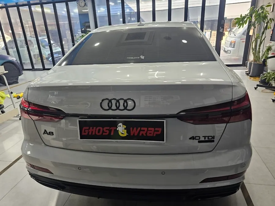 Audi A6のカーラッピング事例｜ブラックレターで印象激変 施工写真 3-3