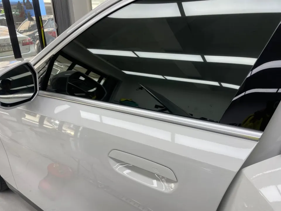BMW 5 Series G60 カーラッピング事例｜費用目安・仕上がり 施工写真 1-2