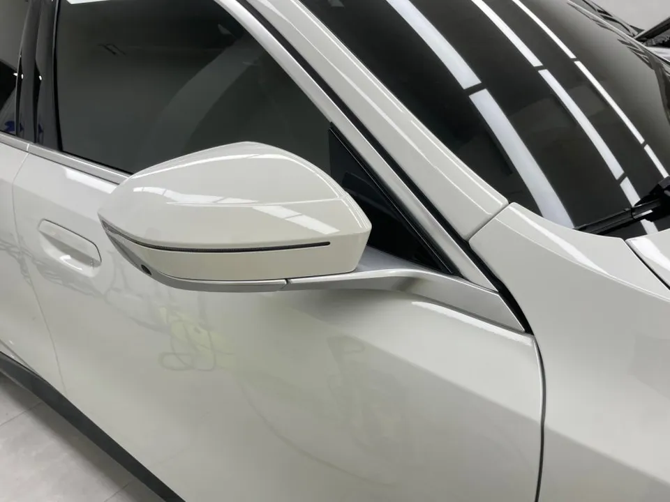 BMW 5 Series G60 カーラッピング事例｜費用目安・仕上がり 施工写真 2-2