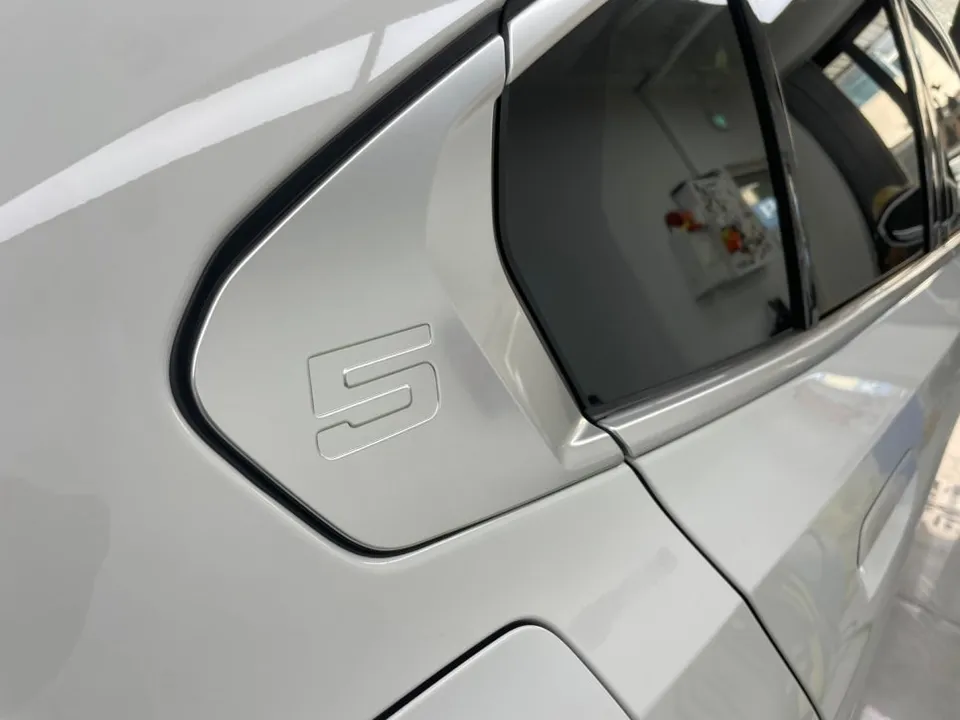 BMW 5 Series G60 カーラッピング事例｜費用目安・仕上がり 施工写真 3-2