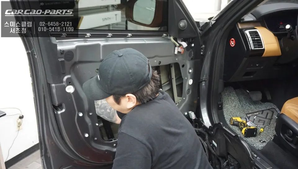 Land Rover Discovery 5 oem options - Land Rover Discovery 5 Soft Closing Doors Review — Enhanced Conve photo 3