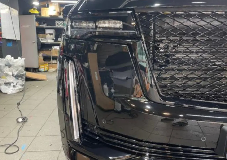 Cadillac EscaladeのPPF施工事例 施工写真 2-2