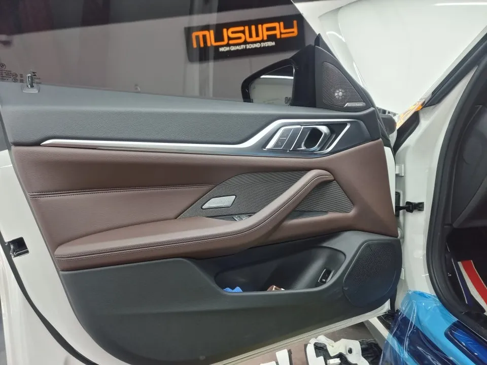 BMW i4のカーオーディオ施工事例 施工写真 4-1