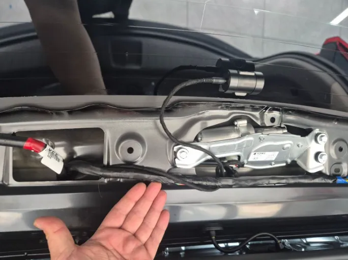 Kia Carnival body kit - Kia Carnival Body Kit Installation Review photo 3