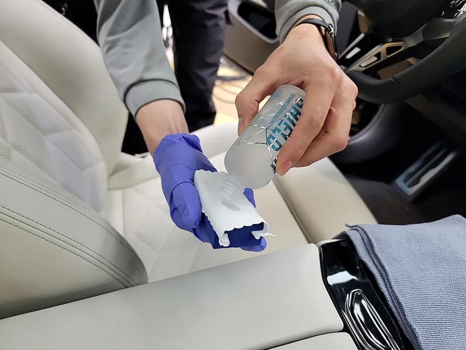 BMW 5 Series G60のガラスコーティング事例｜韓国での施工 施工写真 2-2