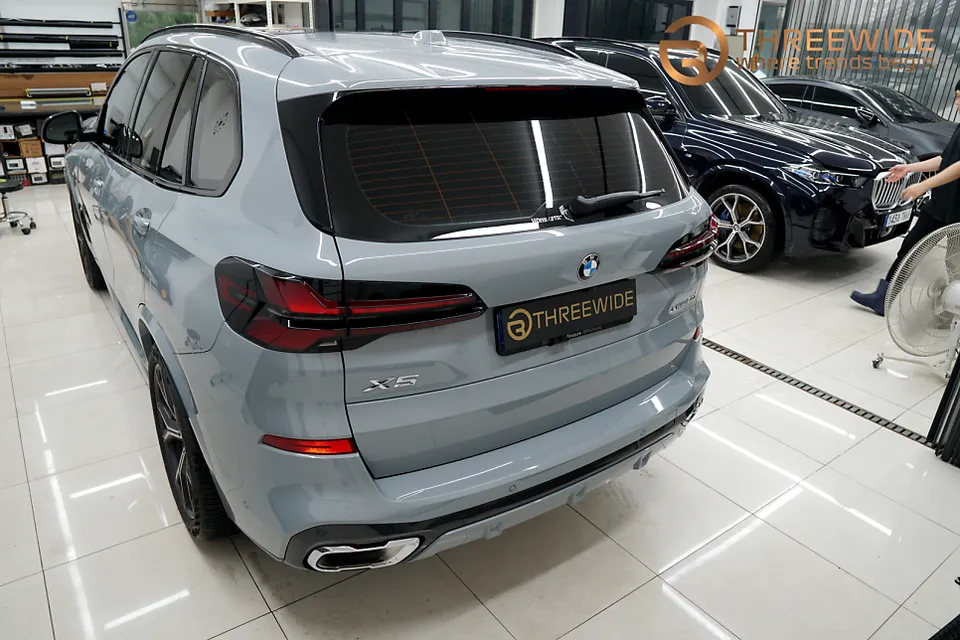 BMW X5のカーラッピング事例｜費用目安と仕上がり 施工写真 2-1