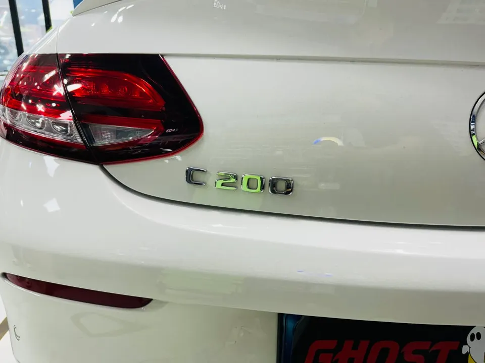 Mercedes-Benz Cクラスのカーラッピング事例｜費用目安・仕上がり 施工写真 3-2