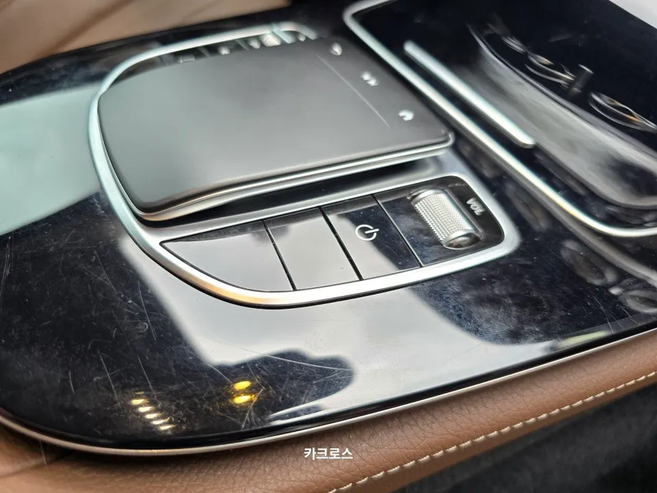 Mercedes-Benz E-Class W213のカーラッピング事例 施工写真 1-2