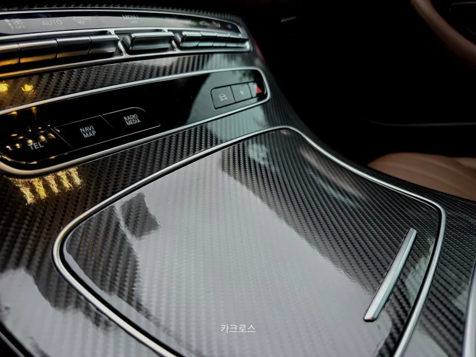 Mercedes-Benz E-Class W213のカーラッピング事例 施工写真 3-2