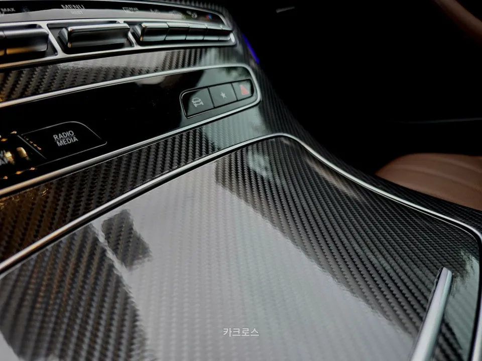 Mercedes-Benz E-Class W213のカーラッピング事例 施工写真 4-2
