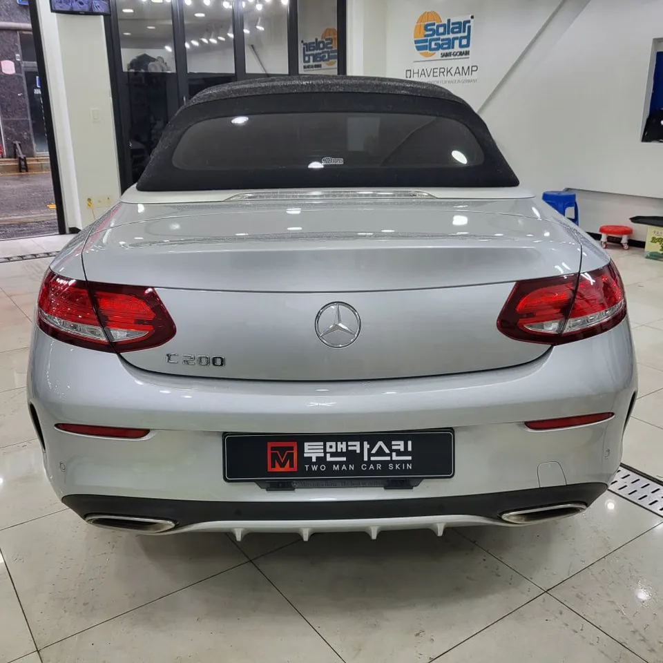 Mercedes-Benz Cクラス カブリオレのカーラッピング事例 施工写真 4-1