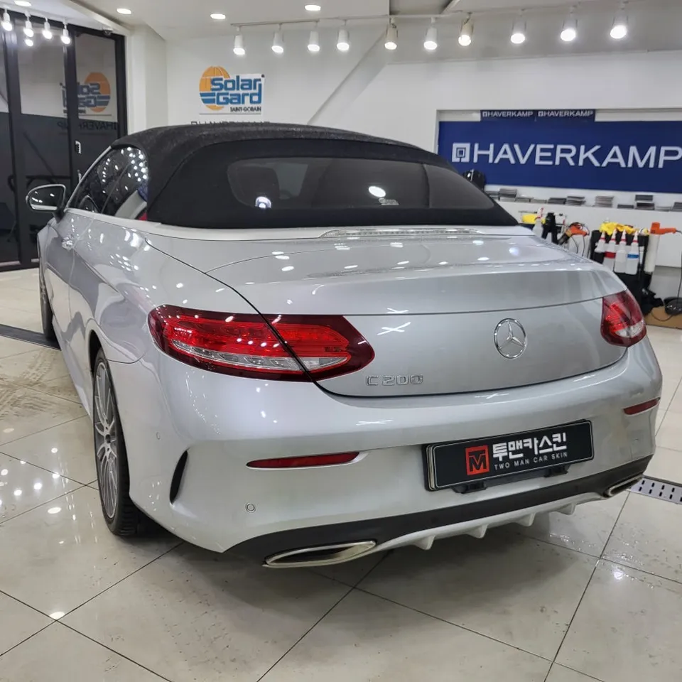 Mercedes-Benz Cクラス カブリオレのカーラッピング事例 施工写真 1-2