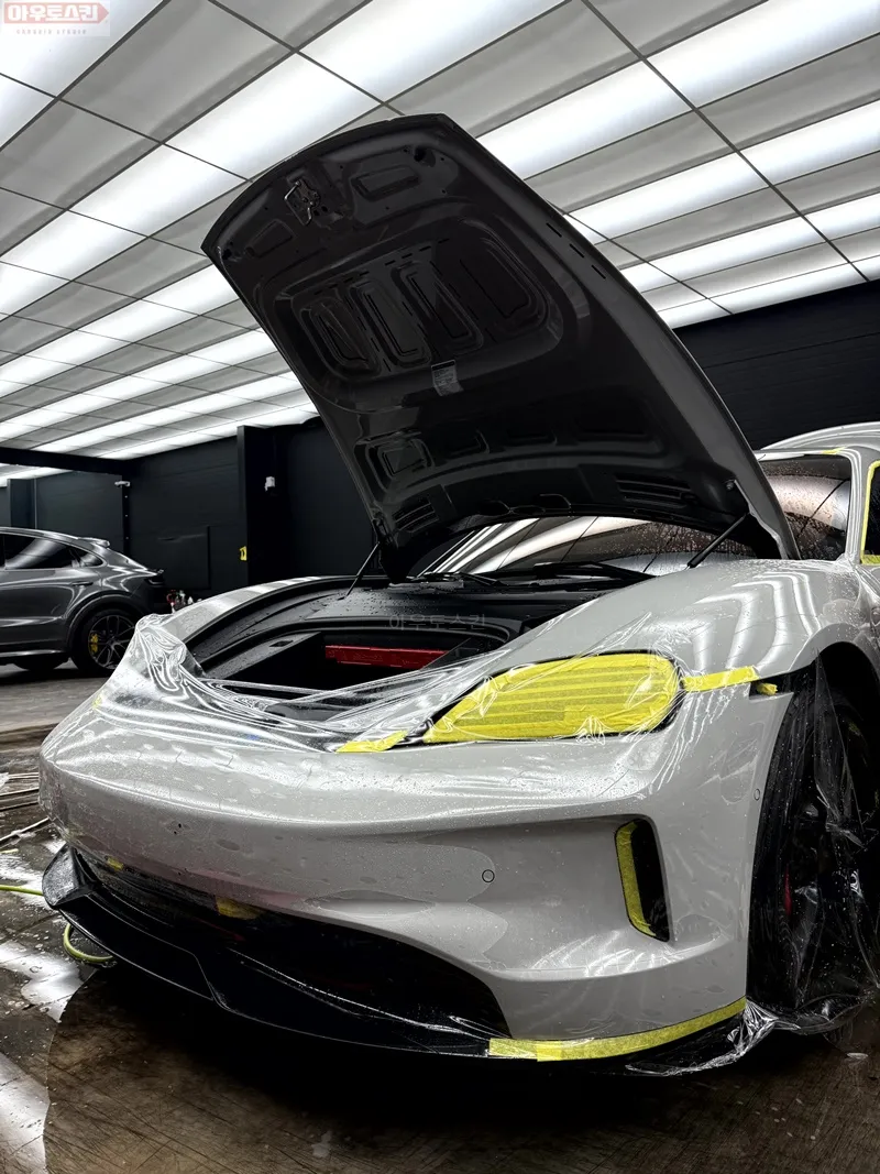 Porsche Taycan PPF施工事例|費用目安と仕上がり 施工写真 1-3
