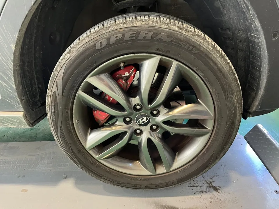 Hyundai Santa Fe DM wheel repair - Hyundai Santa Fe DM Wheel Repair & Painting Review - Custom Two-T photo 5