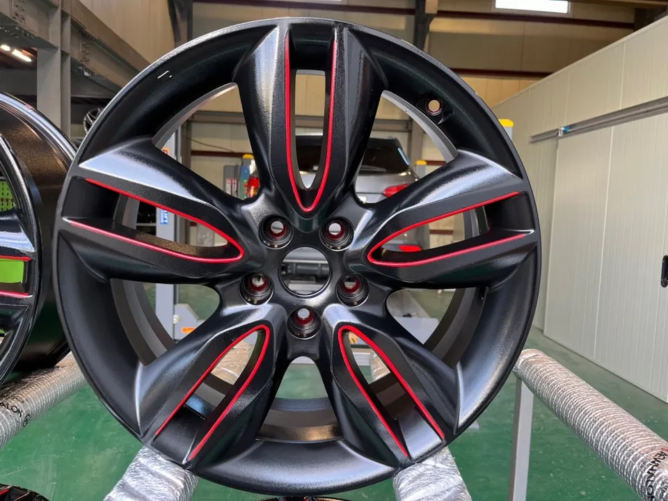 Hyundai Santa Fe DM wheel repair - Hyundai Santa Fe DM Wheel Repair & Painting Review - Custom Two-T photo 6