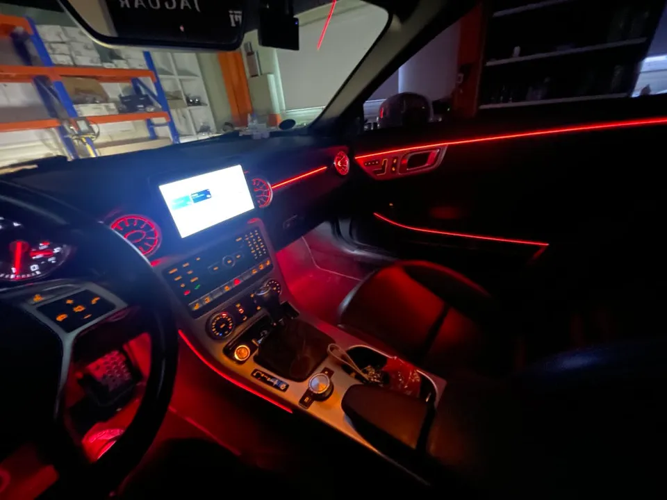 Mercedes-Benz SLK ambient lighting installation result