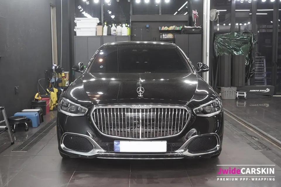 Mercedes-Benz Maybach S580のPPF施工事例|高級車の室内保護 施工写真 1-1