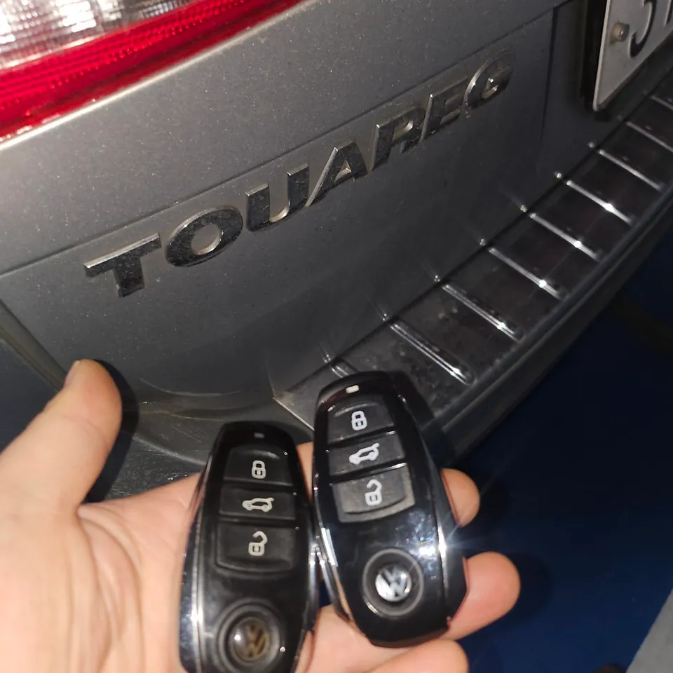 Volkswagen Touareg oem options - Volkswagen Touareg OEM Options Review — Factory Upgrade Cost photo 4