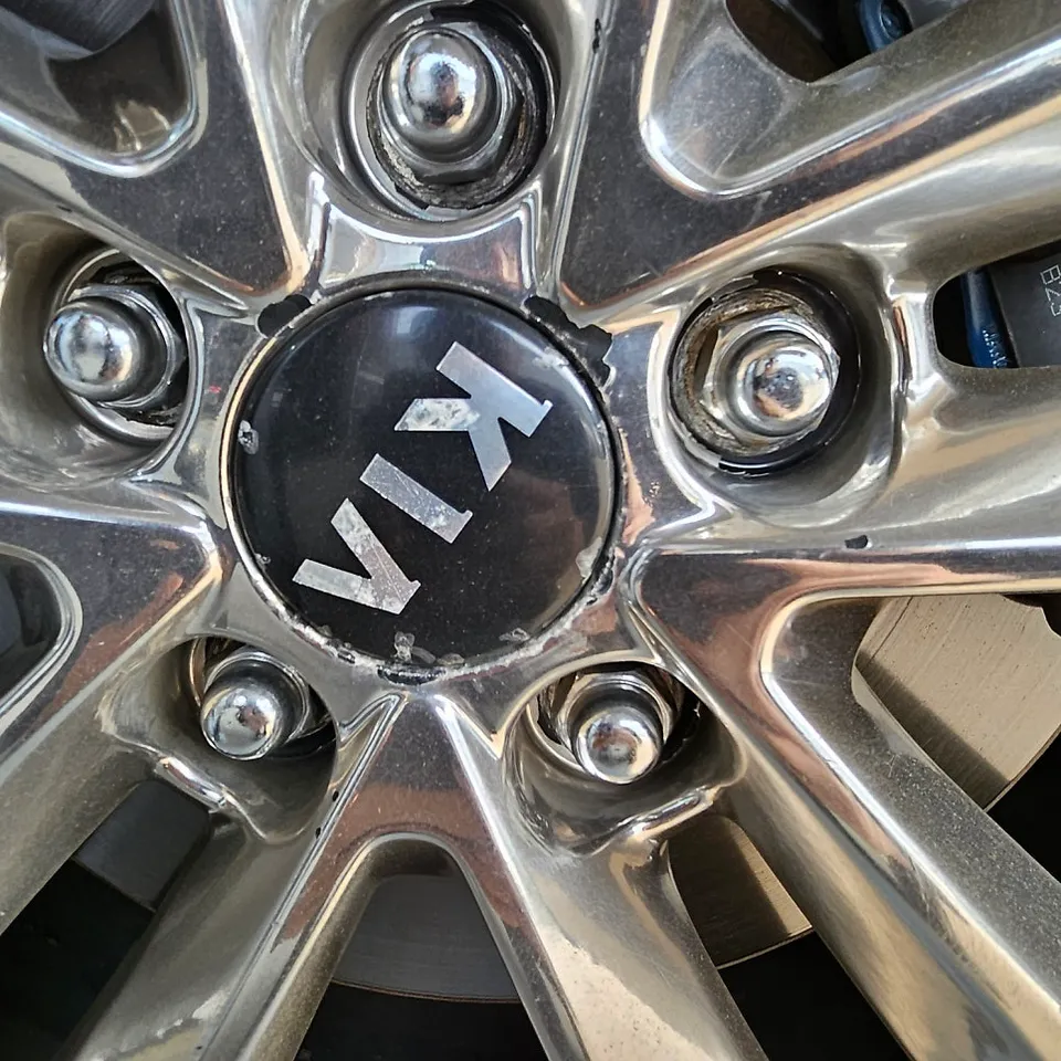 Hyundai Santa Feのホイールリペア・塗装事例 施工写真 2
