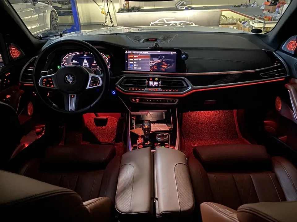 BMW X7 ambient lighting - BMW X7 Ambient Lighting Speaker Upgrade Review photo 4