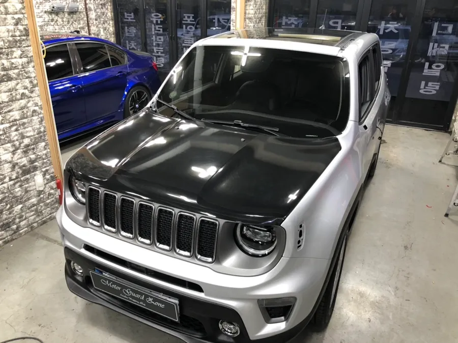 Jeep Renegade vinyl wrap - Jeep Renegade Vinyl Wrap Review: All Black Color Change photo 3