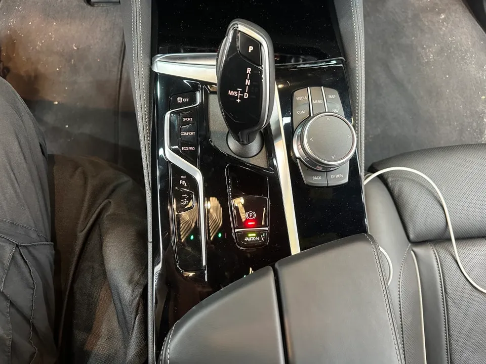 BMW 6 Series GTのカーラッピング事例 施工写真 1-3