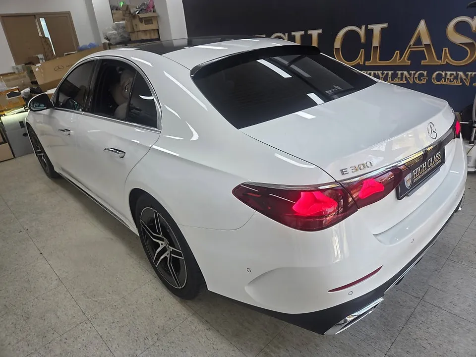 Mercedes-Benz E-Class W214 ambient lighting - Mercedes-Benz E-Class W214 Ambient Lighting Review photo 3