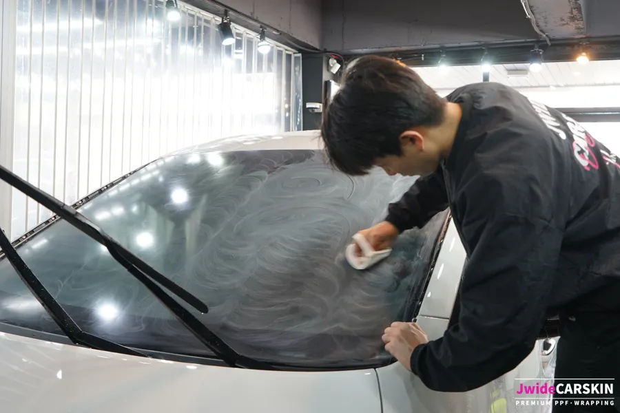 Hyundai Staria ppf - Hyundai Staria PPF Review — Enhanced Windshield Protection photo 4