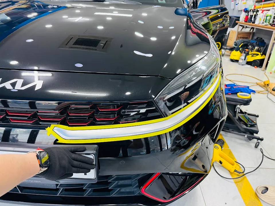 Kia K3 GTのカーラッピング事例｜クロームパーツをブラックアウト 施工写真 1-3