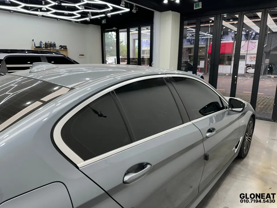 BMW 5 Series G30 クロームラッピング事例|高光沢ブラック 施工写真 2-2