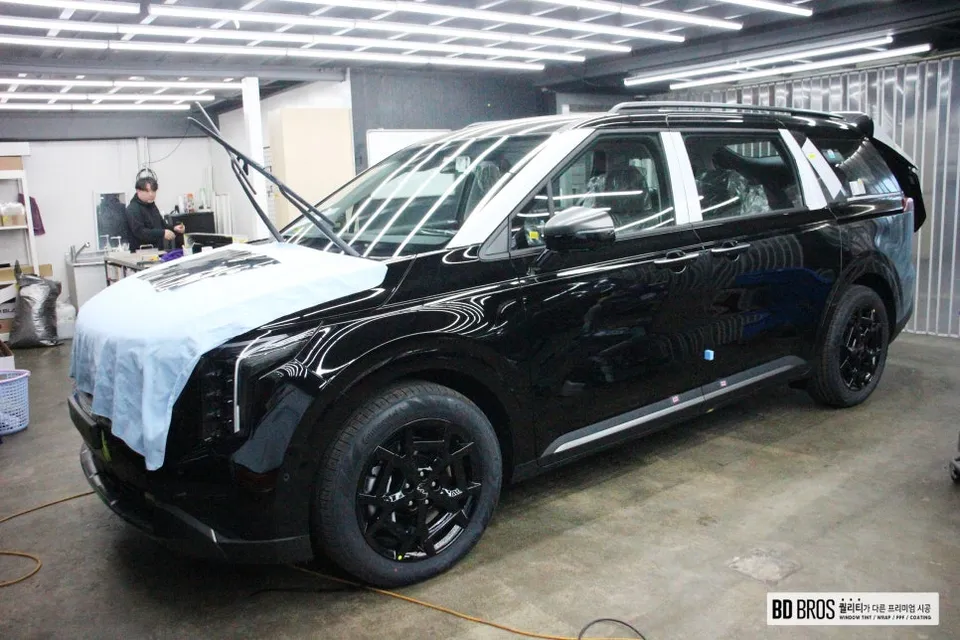 Kia Carnivalのカーフィルム施工事例｜費用目安・仕上がり 施工写真 2-1