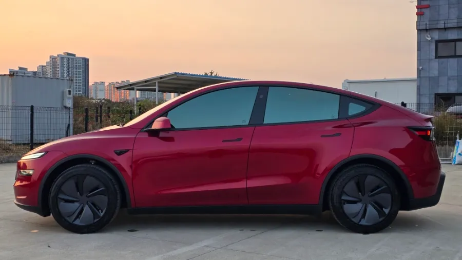 Tesla Model Yのカーフィルム施工事例｜費用目安・仕上がり 施工写真 2-2