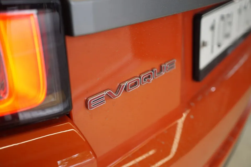 Land Rover Evoque Ambient Lighting Review — Enhanced Interior Moo photo 2